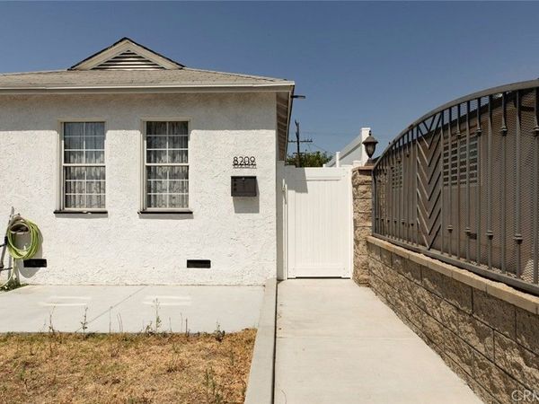 8209 Bellingham Ave, North Hollywood, CA 91605