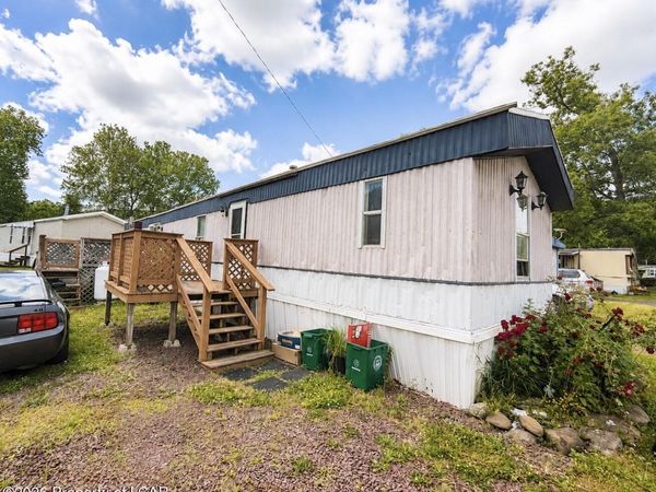 7 Glen Meadows Trailer, Pittston, PA 18640