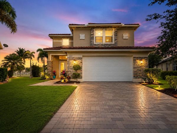 2335 NW Via Della Court, Port St. Lucie, FL 34986