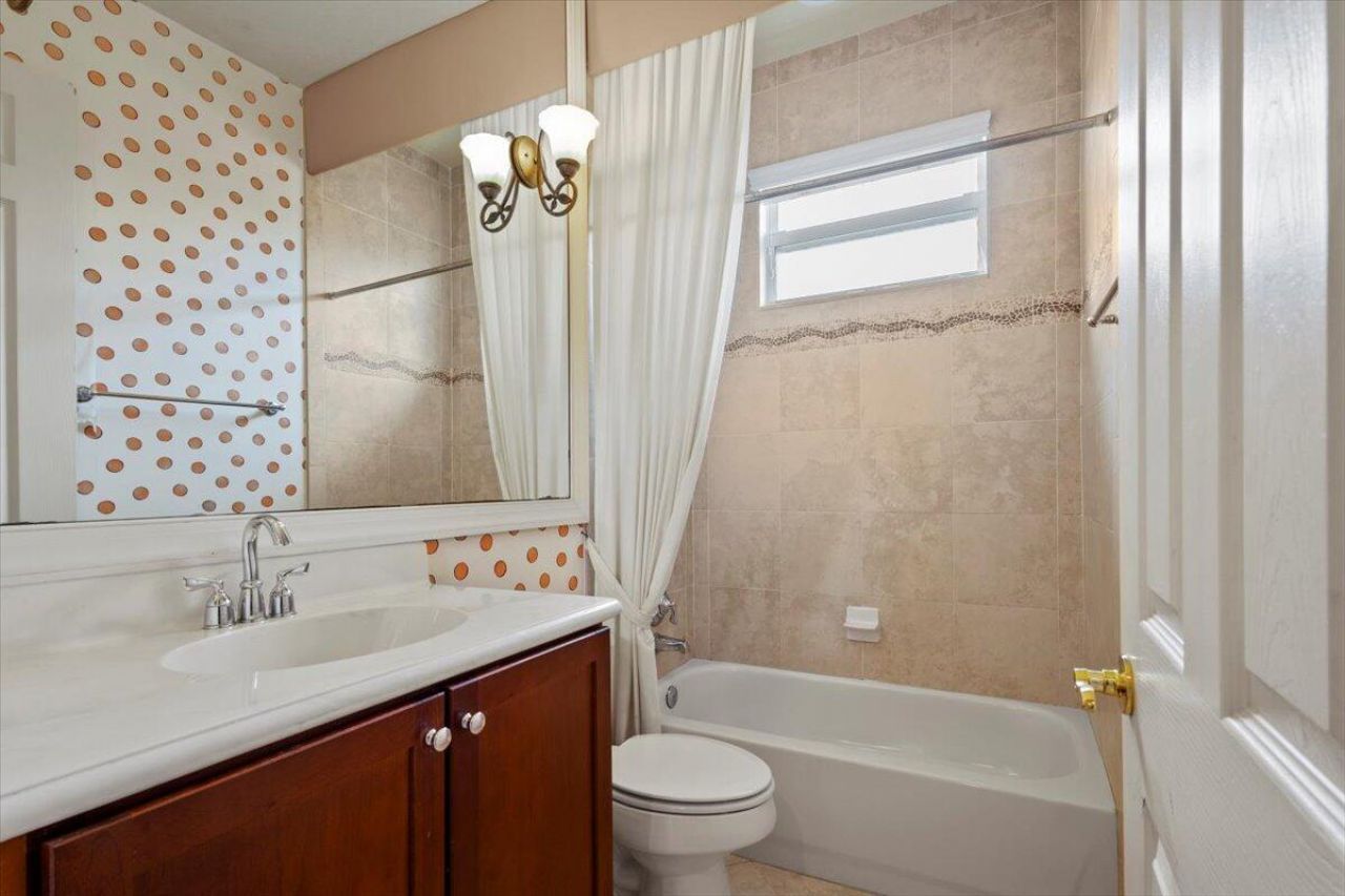 2335 NW Via Della Court, Port Saint Lucie, FL 34986 Photo