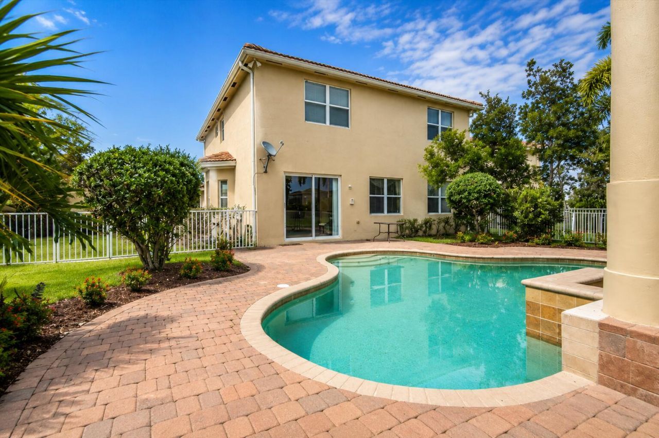 2335 NW Via Della Court, Port Saint Lucie, FL 34986 Photo
