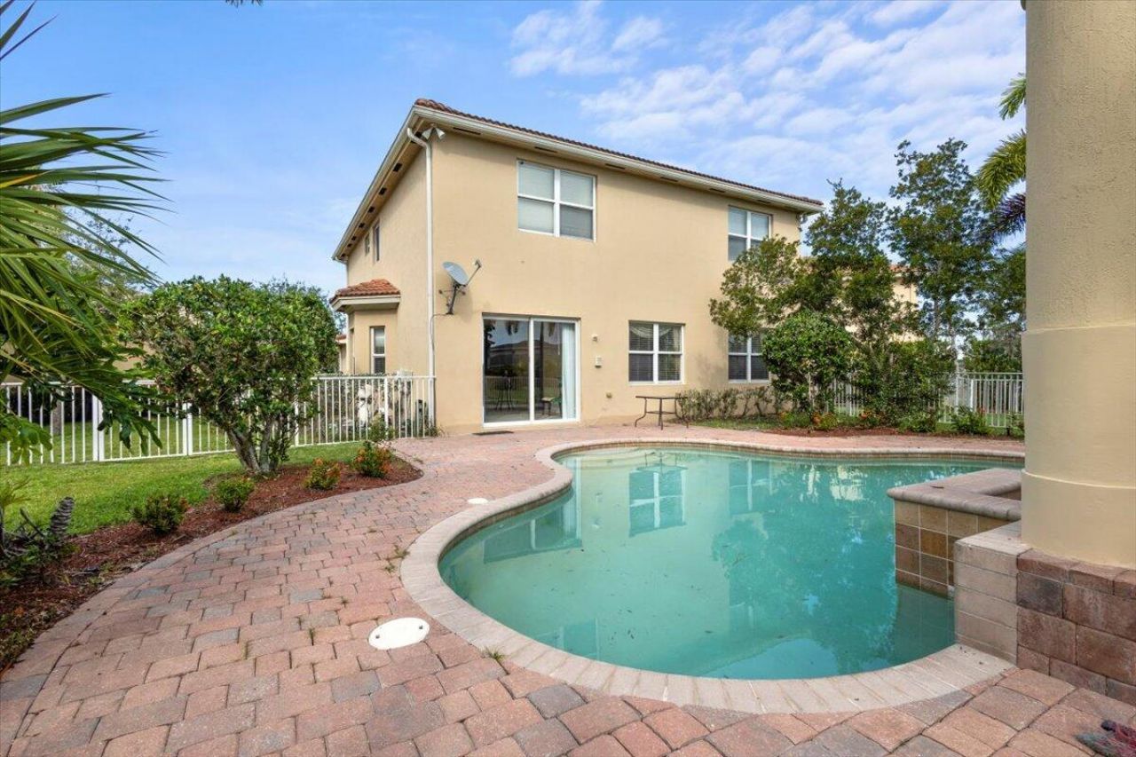2335 NW Via Della Court, Port Saint Lucie, FL 34986 Photo