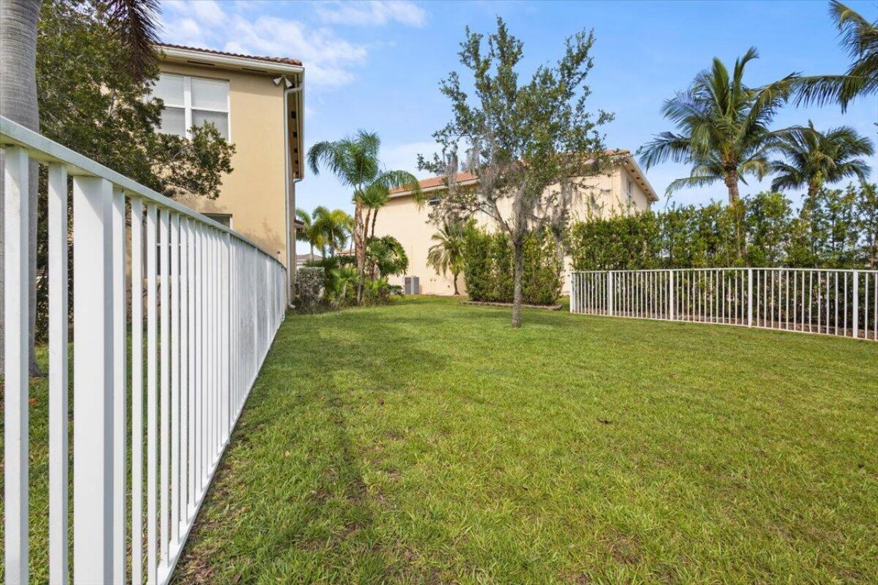 2335 NW Via Della Court, Port Saint Lucie, FL 34986 Photo