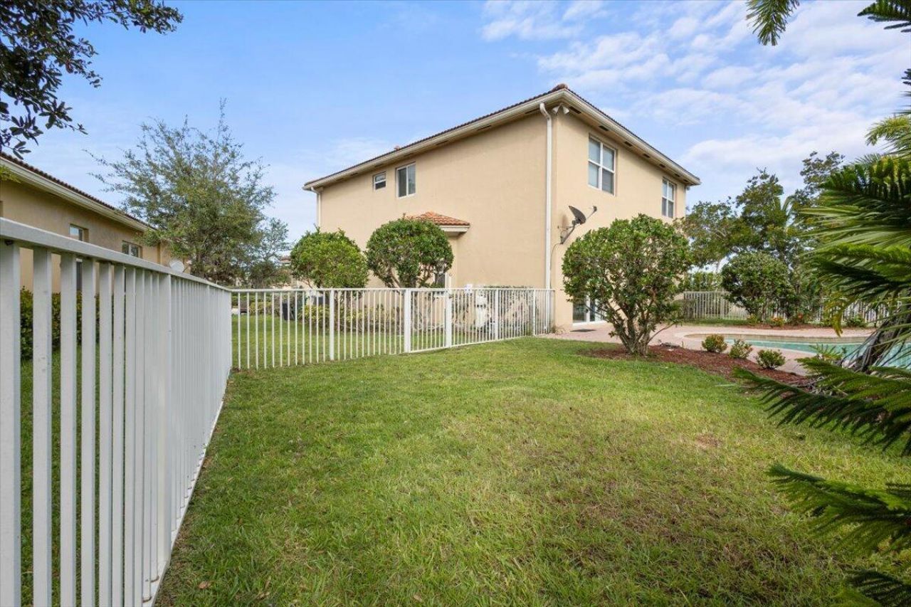 2335 NW Via Della Court, Port Saint Lucie, FL 34986 Photo