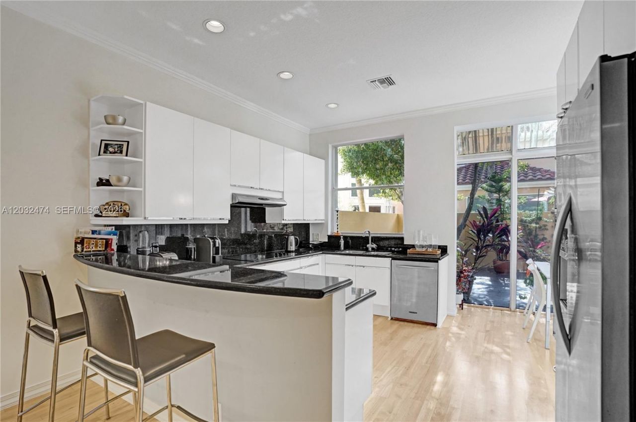 3718 NE 208th St , Unit 3718, Aventura, FL 33180 Photo