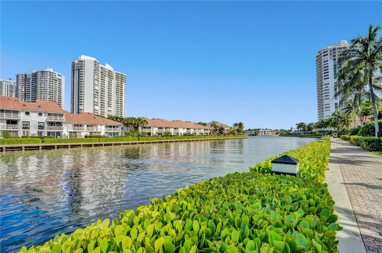 3718 NE 208th St , Unit 3718, Aventura, FL 33180 Photo