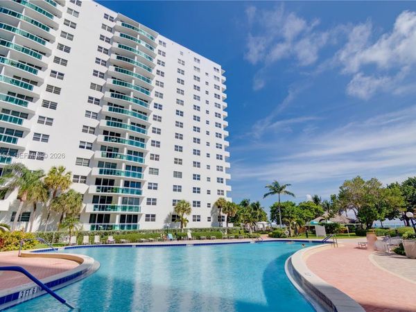 3001 S Ocean Dr , Unit 1415, Hollywood, FL 33019
