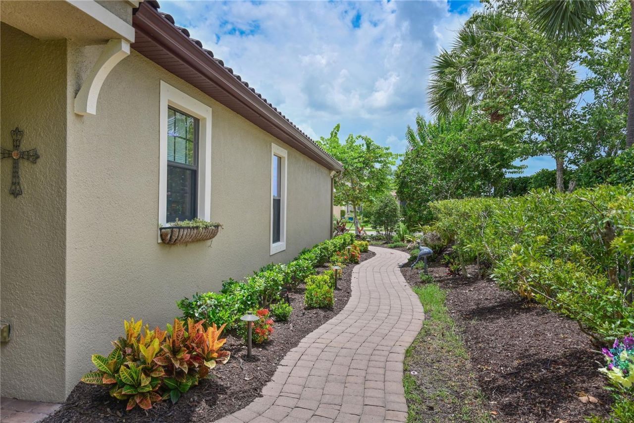 5007 Serata Drive, Bradenton, FL 34211 Photo