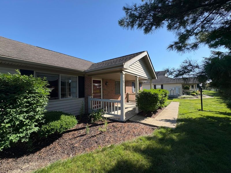 4560 Whittington Drive, Groveport, OH 43125 Photo 2