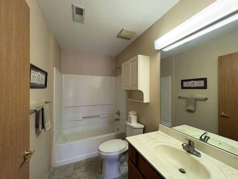 4560 Whittington Drive, Groveport, OH 43125 Photo 36