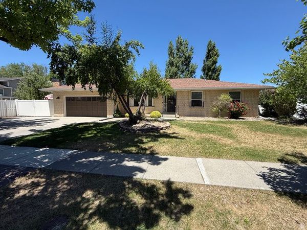 780 W WALDEN HILLS DR , Murray, UT 84123