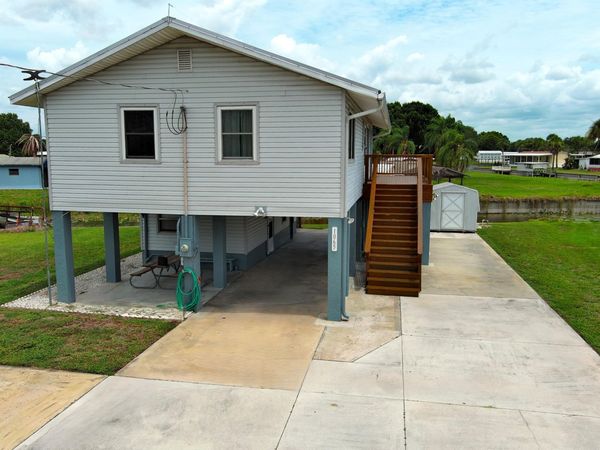 1065 Peach Lane, Okeechobee, FL 34974