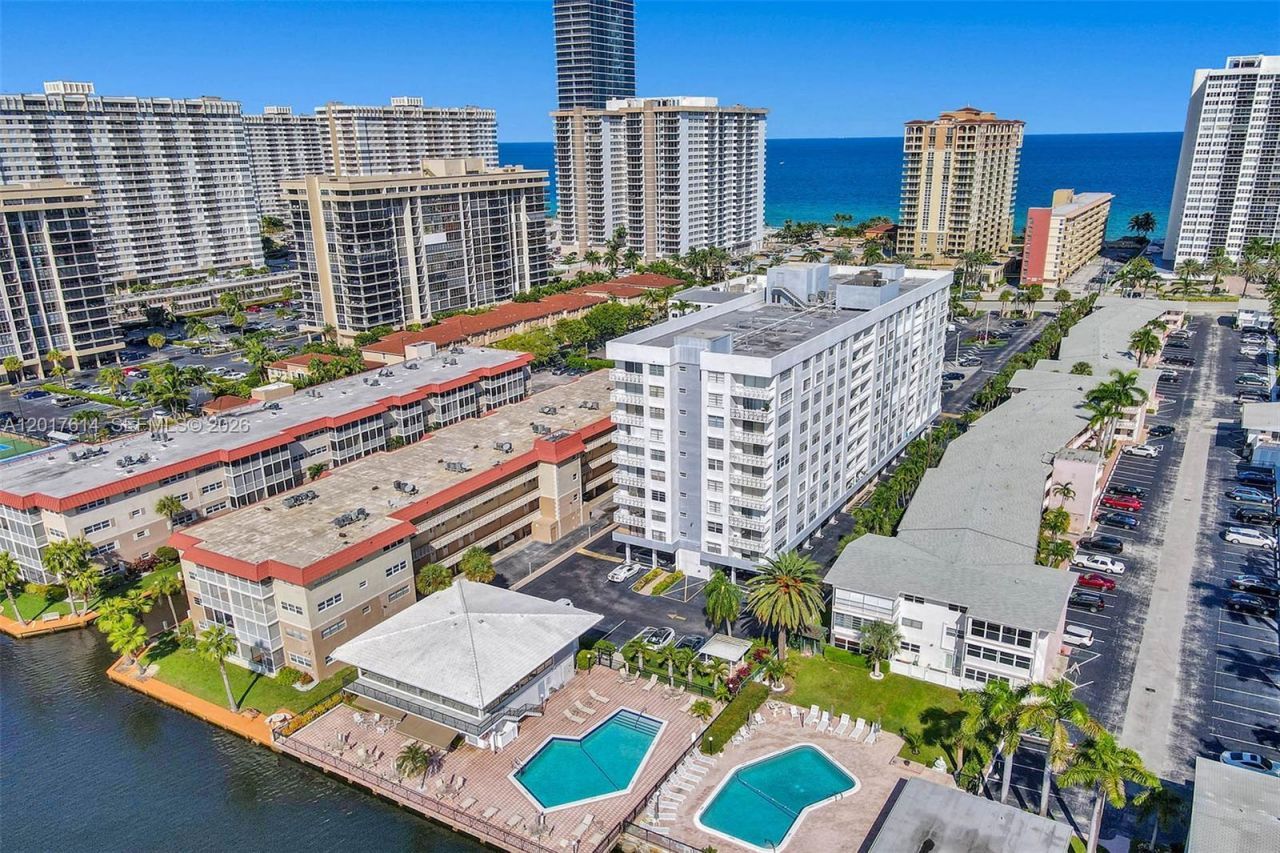 3113 S Ocean Dr , Unit 603, Hallandale Beach, FL 33009 Photo