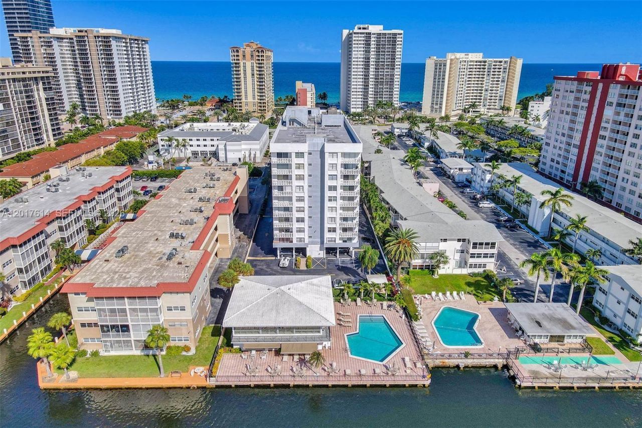 3113 S Ocean Dr , Unit 603, Hallandale Beach, FL 33009 Photo