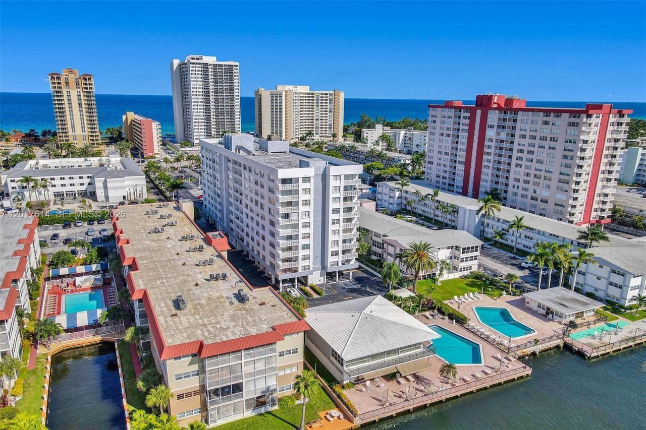 3113 S Ocean Dr , Unit 603, Hallandale Beach, FL 33009 Photo