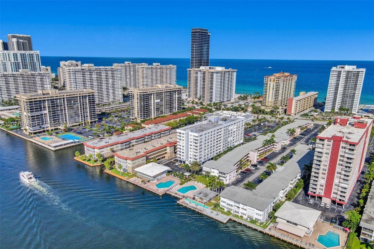 3113 S Ocean Dr , Unit 603, Hallandale Beach, FL 33009 Photo