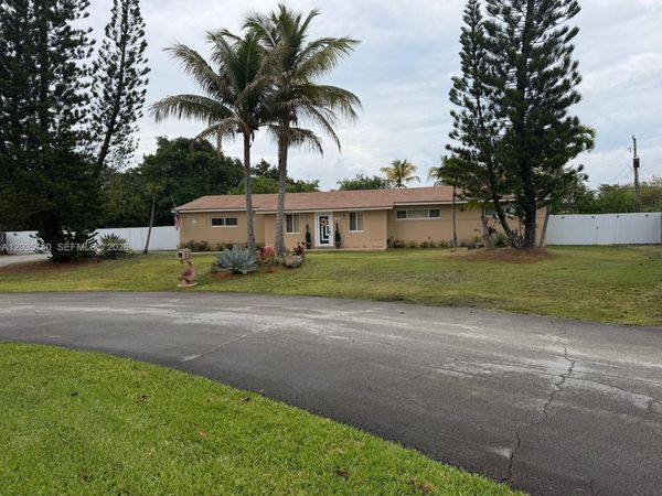 17405 SW 109th Ct , Miami, FL 33157