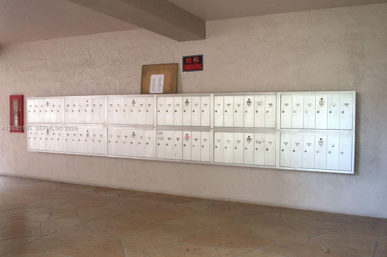 2821 Somerset Dr, Unit 117, Lauderdale Lakes, FL 33311 Photo