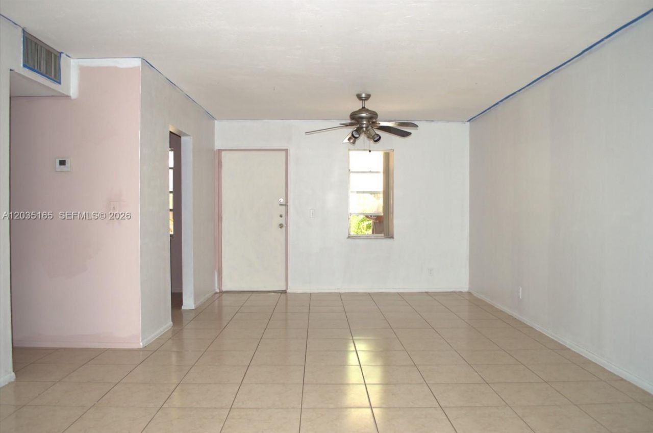 2821 Somerset Dr, Unit 117, Lauderdale Lakes, FL 33311 Photo