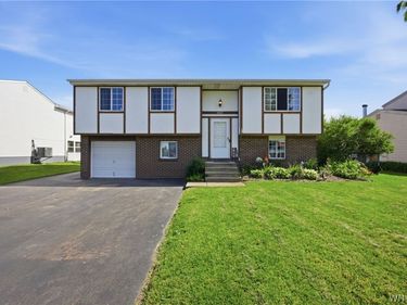 6930 Academy Lane, Lockport, NY 14094