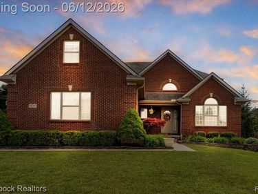 54265 Birchwood Drive, South Lyon, MI 48178