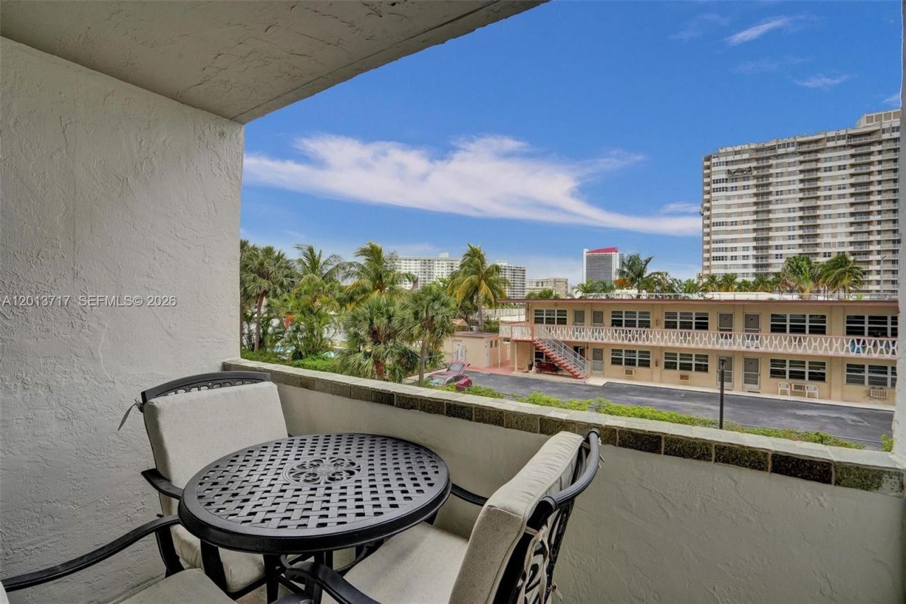 2017 S Ocean Dr , Unit 205, Hallandale Beach, FL 33009 Photo