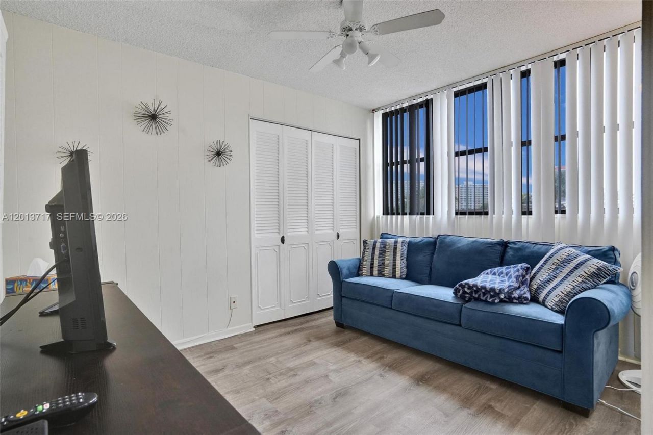 2017 S Ocean Dr , Unit 205, Hallandale Beach, FL 33009 Photo