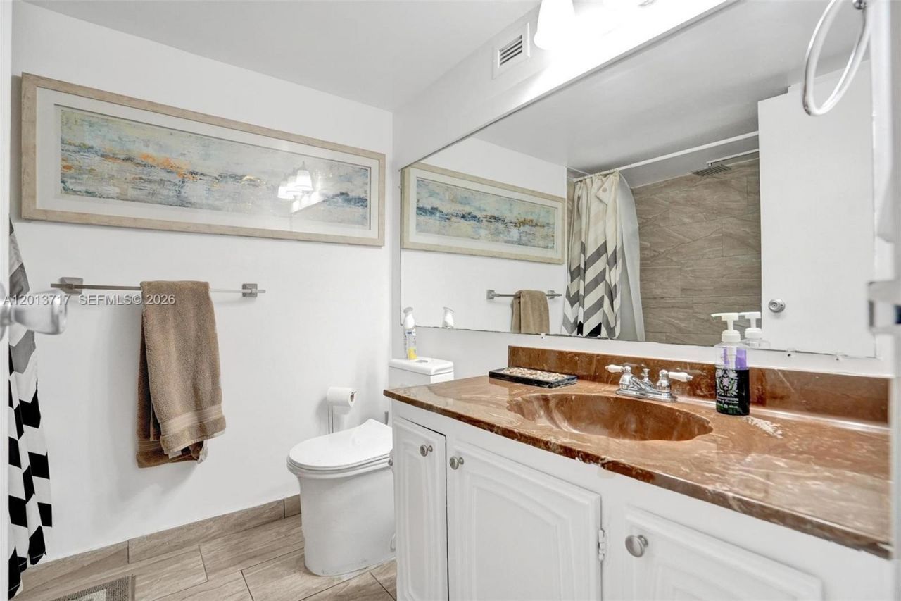 2017 S Ocean Dr , Unit 205, Hallandale Beach, FL 33009 Photo