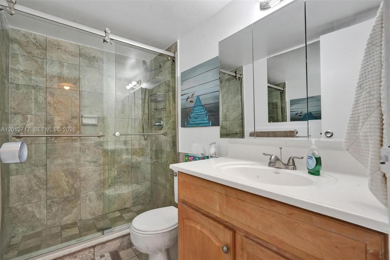 2017 S Ocean Dr , Unit 205, Hallandale Beach, FL 33009 Photo