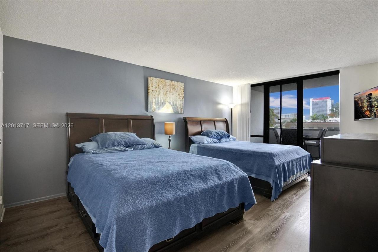 2017 S Ocean Dr , Unit 205, Hallandale Beach, FL 33009 Photo