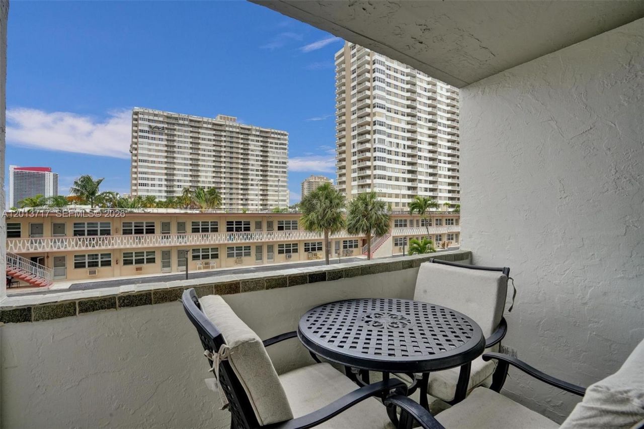 2017 S Ocean Dr , Unit 205, Hallandale Beach, FL 33009 Photo