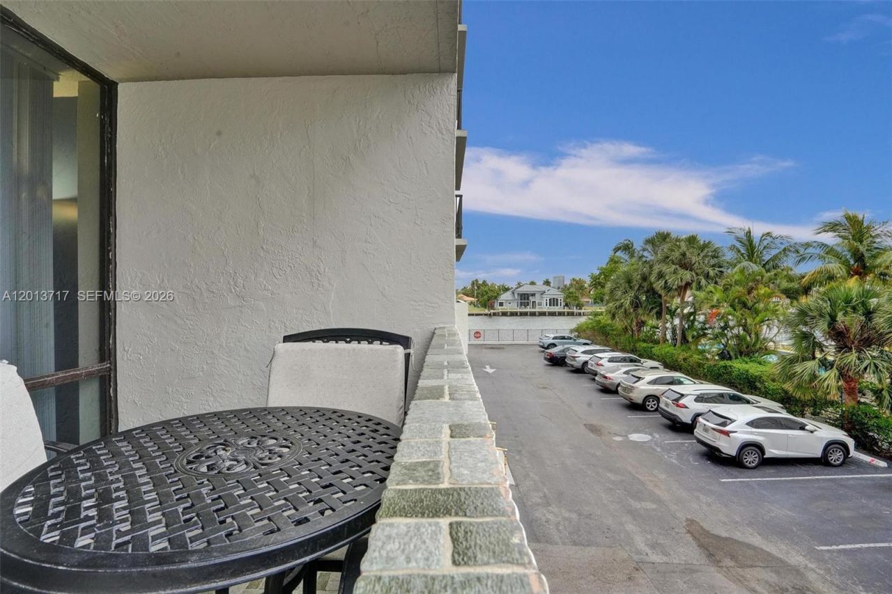 2017 S Ocean Dr , Unit 205, Hallandale Beach, FL 33009 Photo