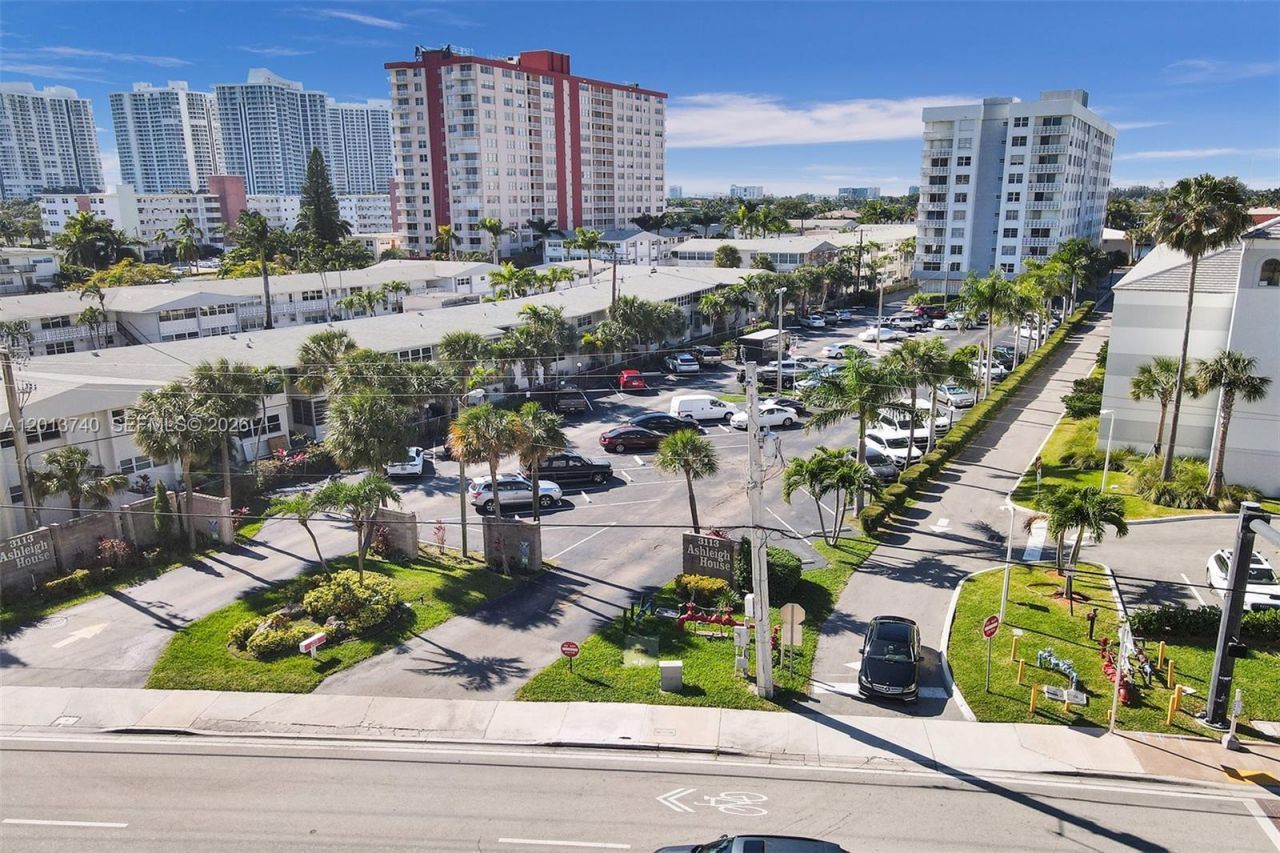3113 S Ocean Dr , Unit 710, Hallandale Beach, FL 33009 Photo