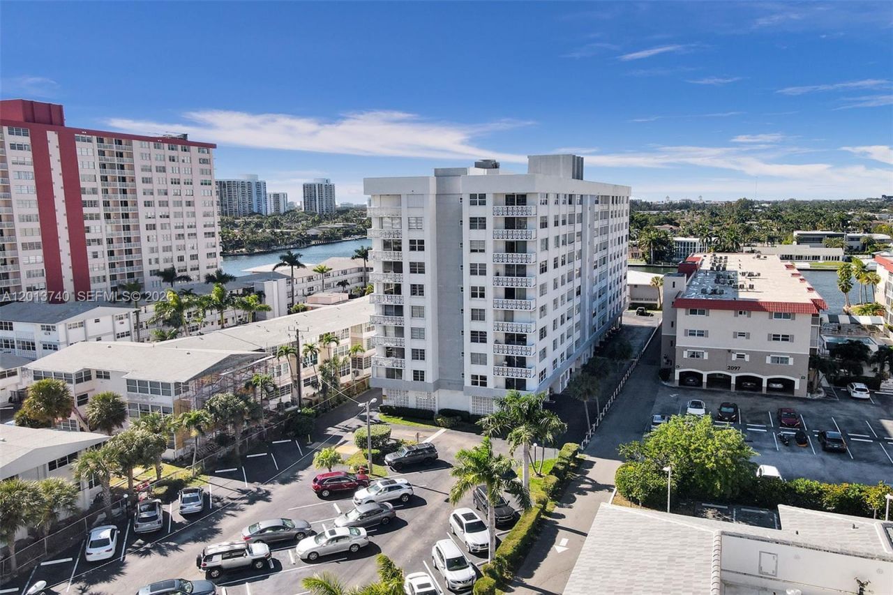 3113 S Ocean Dr , Unit 710, Hallandale Beach, FL 33009 Photo