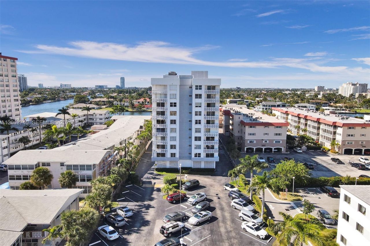 3113 S Ocean Dr , Unit 710, Hallandale Beach, FL 33009 Photo