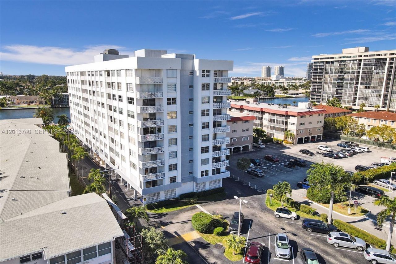 3113 S Ocean Dr , Unit 710, Hallandale Beach, FL 33009 Photo