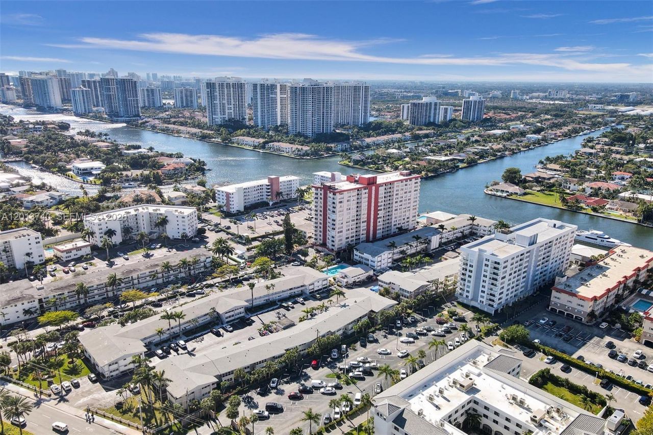 3113 S Ocean Dr , Unit 710, Hallandale Beach, FL 33009 Photo