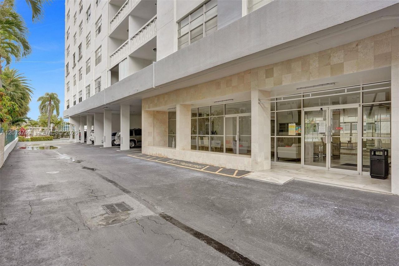 3113 S Ocean Dr , Unit 710, Hallandale Beach, FL 33009 Photo