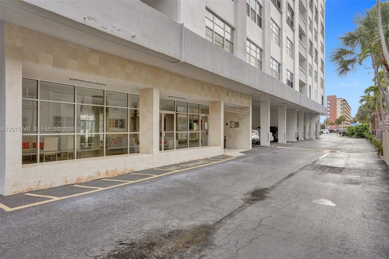 3113 S Ocean Dr , Unit 710, Hallandale Beach, FL 33009 Photo