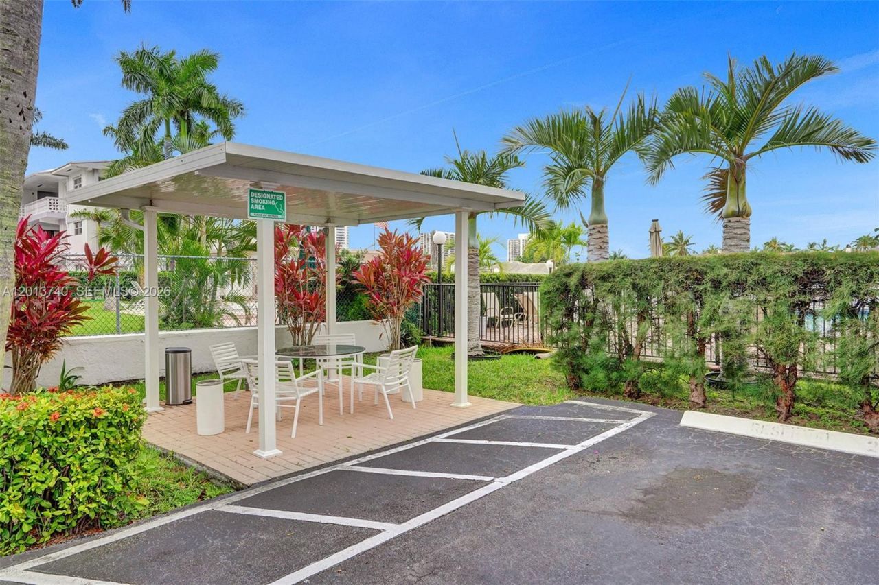 3113 S Ocean Dr , Unit 710, Hallandale Beach, FL 33009 Photo