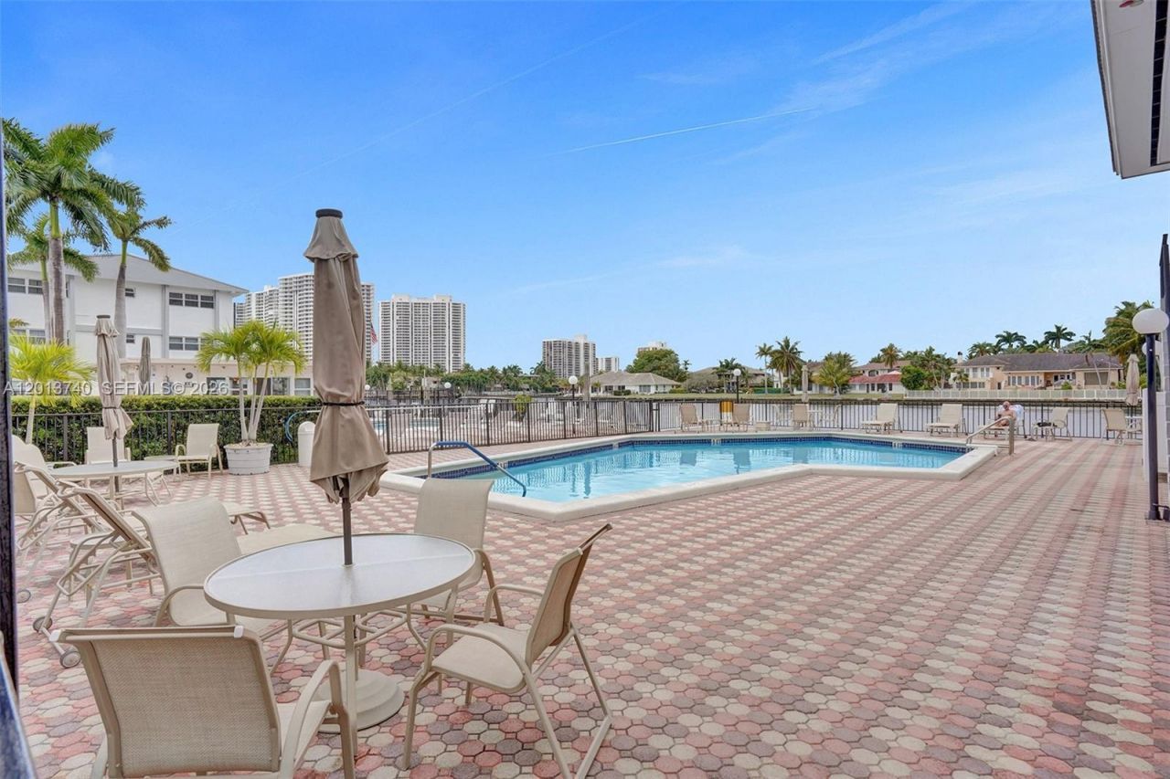 3113 S Ocean Dr , Unit 710, Hallandale Beach, FL 33009 Photo