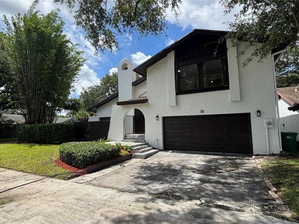 49 Forest Cir, Cooper City, FL 33026