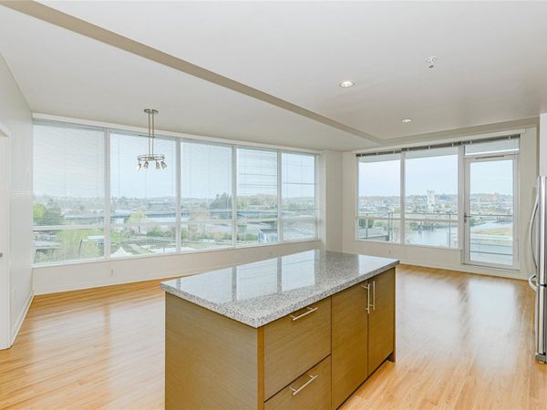 399 Tyee Rd , Unit #406, Victoria, BC V9A 0A8