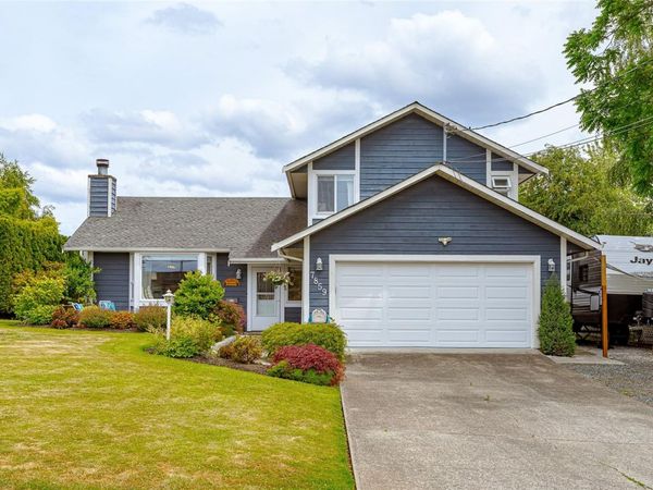 7859 Simpson Rd , Central Saanich, BC V8M 2H3