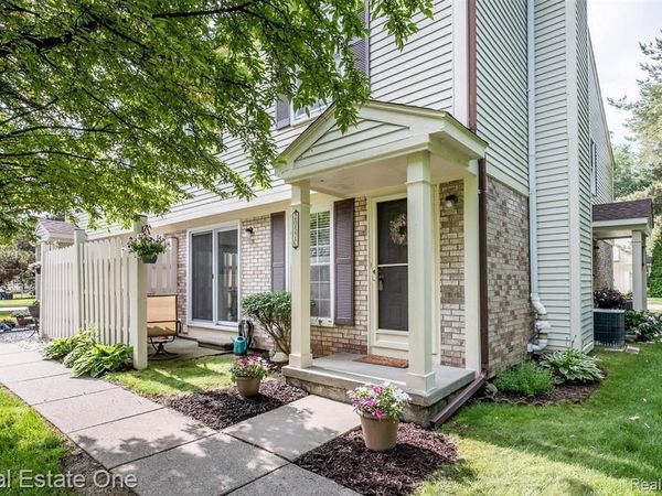 2057 Hidden Meadows Drive , Walled Lake, MI 48390