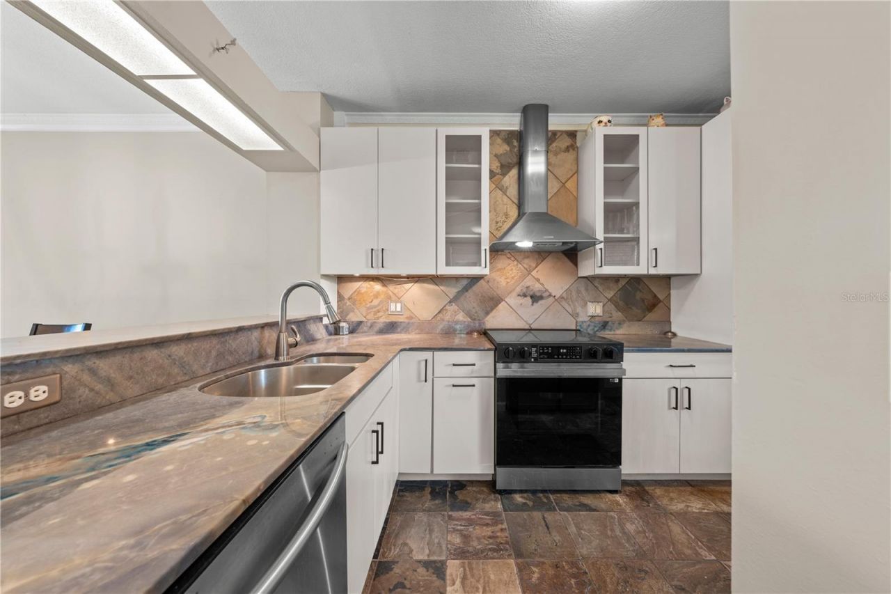 2664 Emerald Lake Court , Unit 2664, Kissimmee, FL 34744 Photo