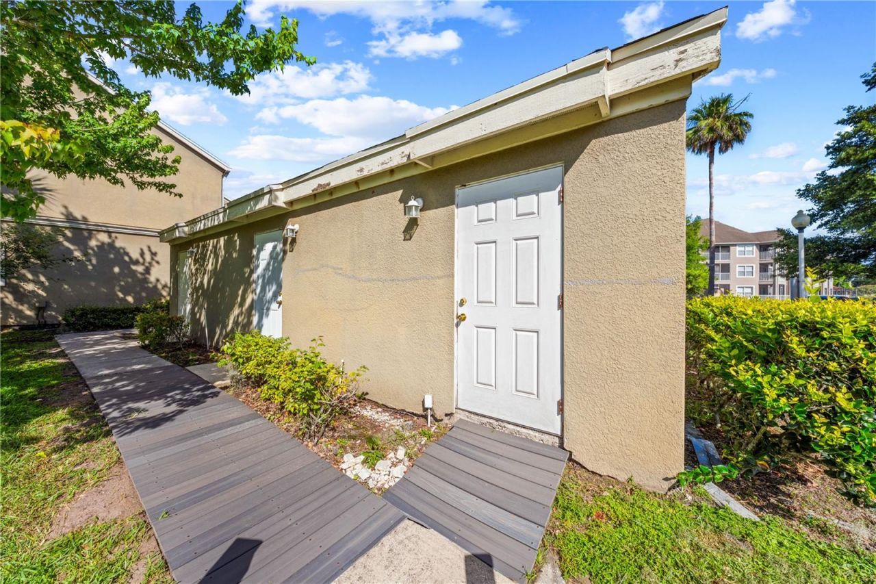 2664 Emerald Lake Court , Unit 2664, Kissimmee, FL 34744 Photo