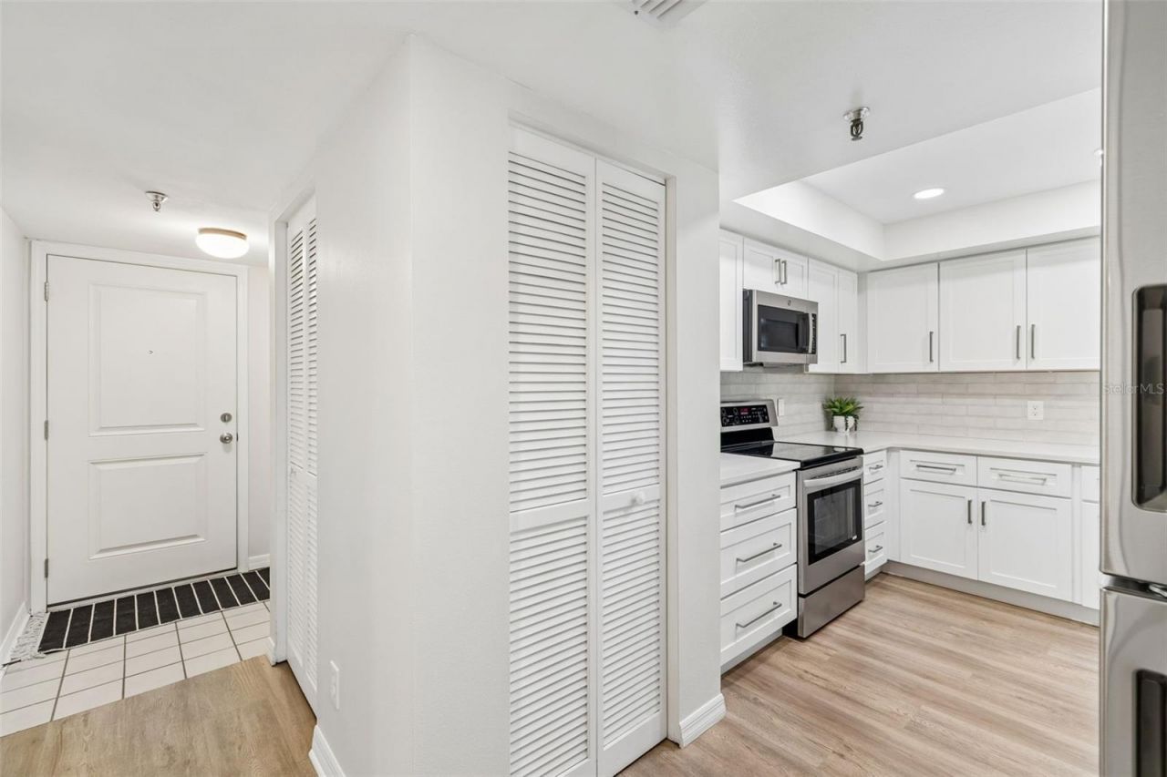 160 Columbia Drive , Unit 206, Tampa, FL 33606 Photo