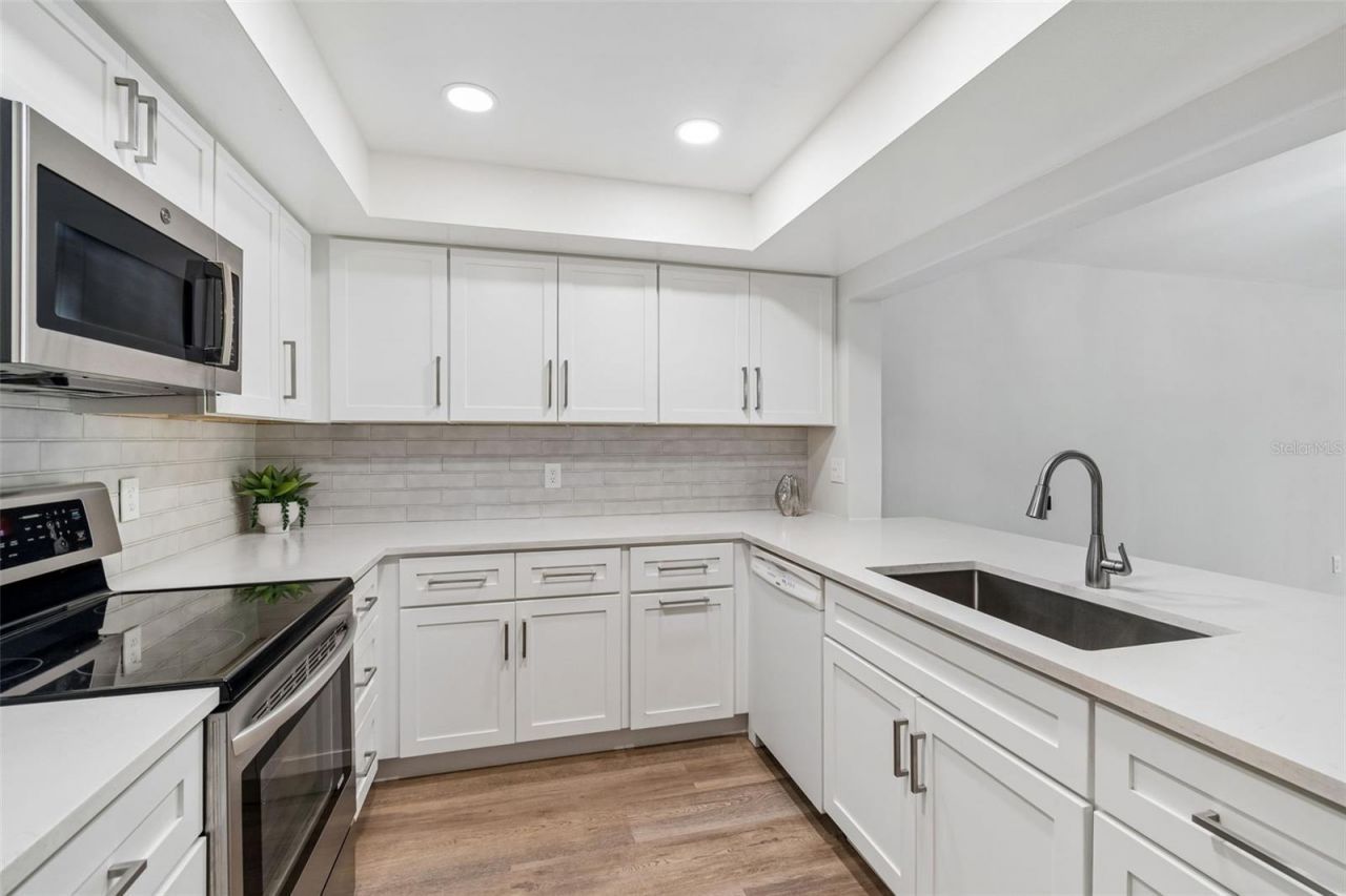 160 Columbia Drive , Unit 206, Tampa, FL 33606 Photo