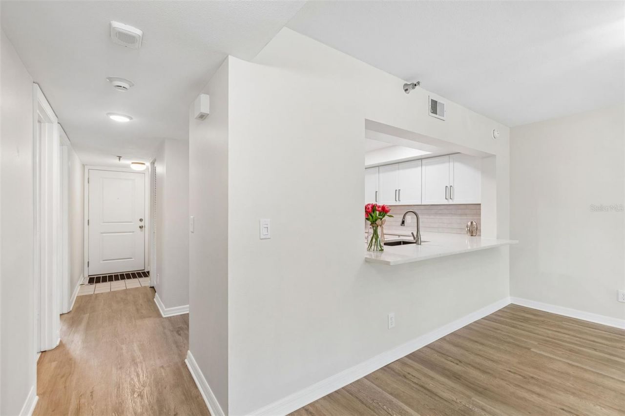 160 Columbia Drive , Unit 206, Tampa, FL 33606 Photo